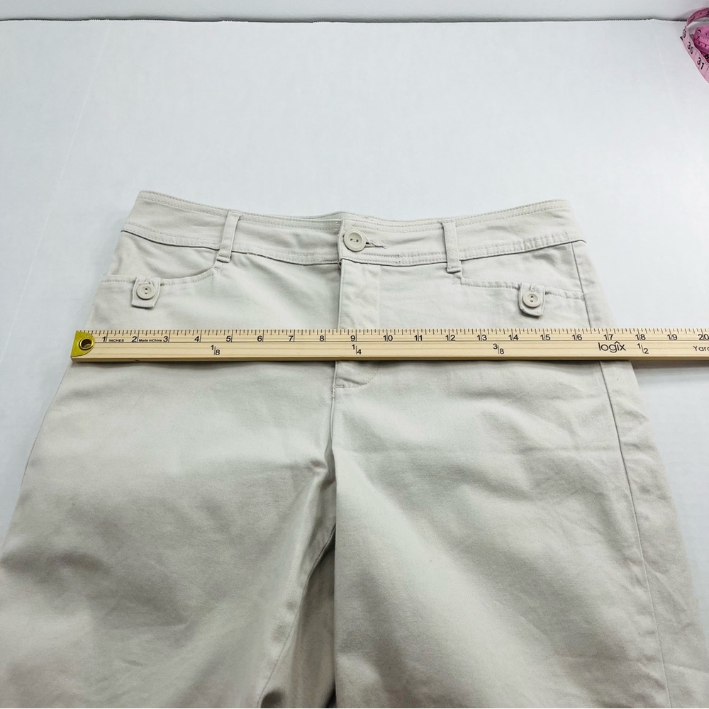 🤍 St. John’s Bay Bermuda Shorts – Classic Chic Staple 🤍 - Picture 6 of 9